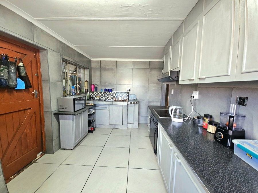 4 Bedroom Property for Sale in Strandfontein Village Western Cape